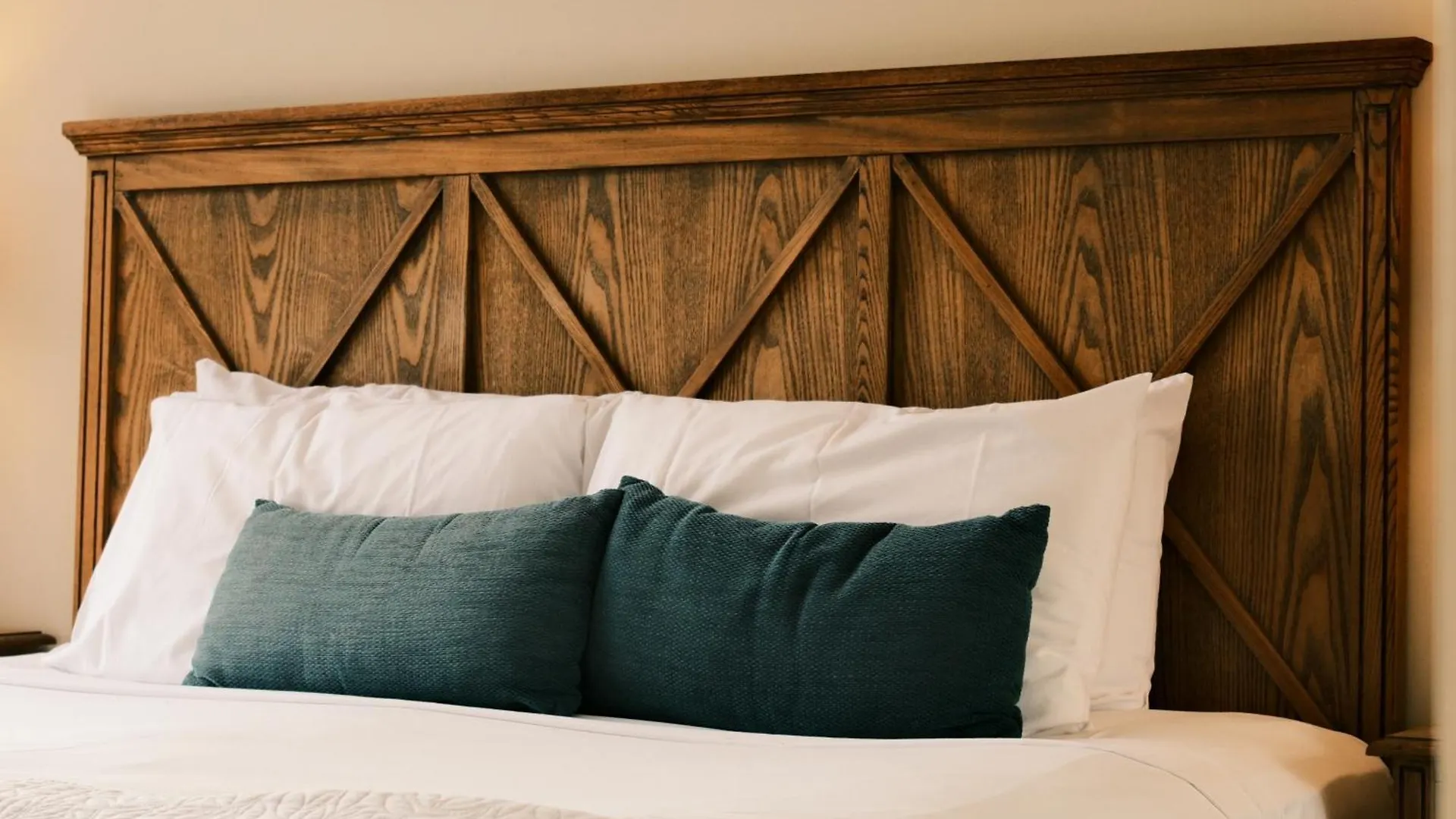 Lodge Toscana Village Resort Airlie Beach